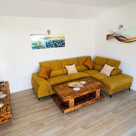 Appartamento Ferienwohnung Fuer 5 Personen Ca 1 Qm In Privlaka, Dalmatien Norddalmatien