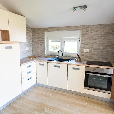 Appartamento Ferienwohnung Fuer 5 Personen Ca 1 Qm In Privlaka, Dalmatien Norddalmatien