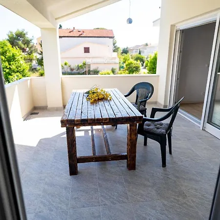 Ferienwohnung Fuer 5 Personen Ca 1 Qm In Privlaka, Dalmatien Norddalmatien Appartamento *