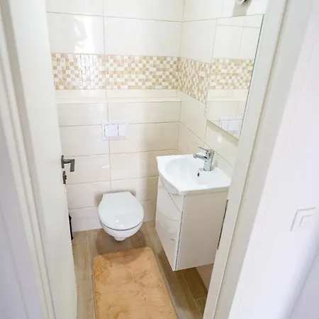 Appartamento Ferienwohnung Fuer 5 Personen Ca 1 Qm In Privlaka, Dalmatien Norddalmatien *