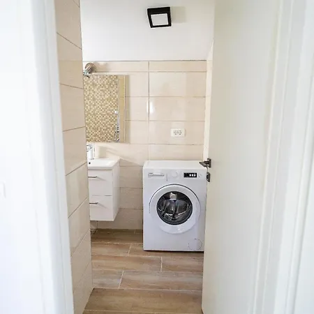 Ferienwohnung Fuer 5 Personen Ca 1 Qm In Privlaka, Dalmatien Norddalmatien