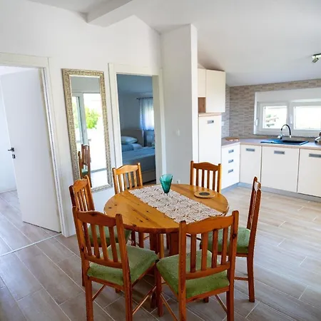 Ferienwohnung Fuer 5 Personen Ca 1 Qm In Privlaka, Dalmatien Norddalmatien Privlaka (Zadar)