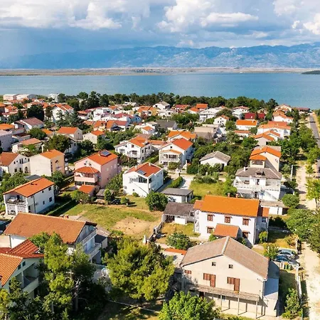 Ferienwohnung Fuer 5 Personen Ca 1 Qm In Privlaka, Dalmatien Norddalmatien * Privlaka (Zadar)